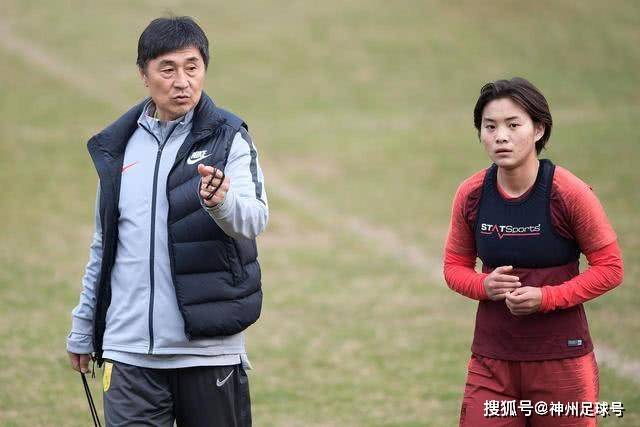 托蒂新书发布，谈与罗马管理层的关系与未来愿景